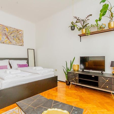 Central Studio @ Jaszai Mari Square Budapest Extérieur photo
